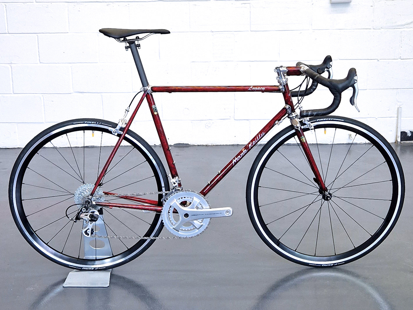 Mark Reilly legacy bike build in black and red