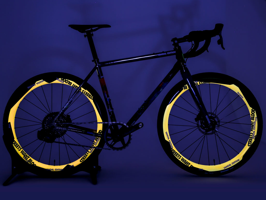 Reilly T47 vandal edition bike build night time reflective view