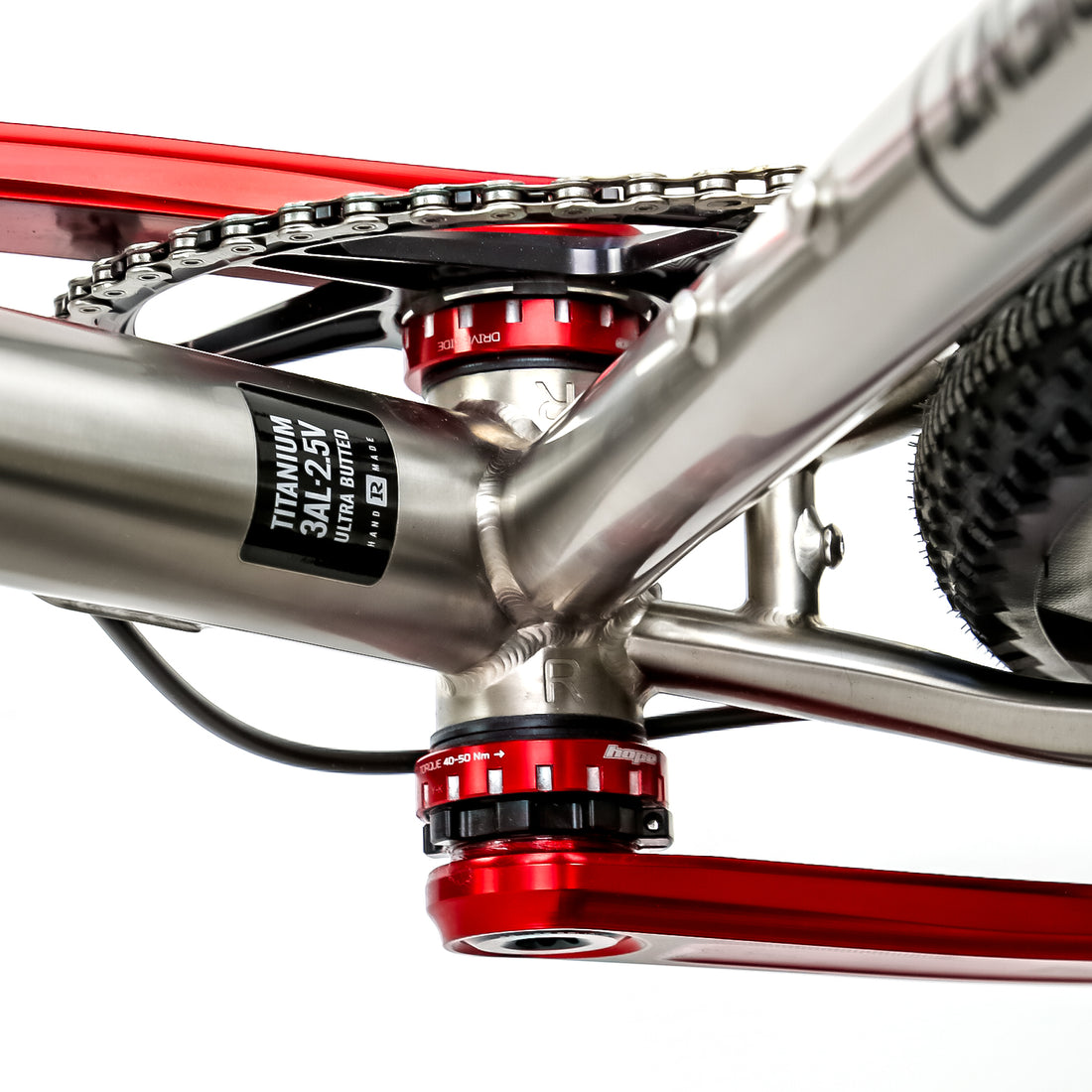 Reilly gravel bike with red bottom bracket and cranks