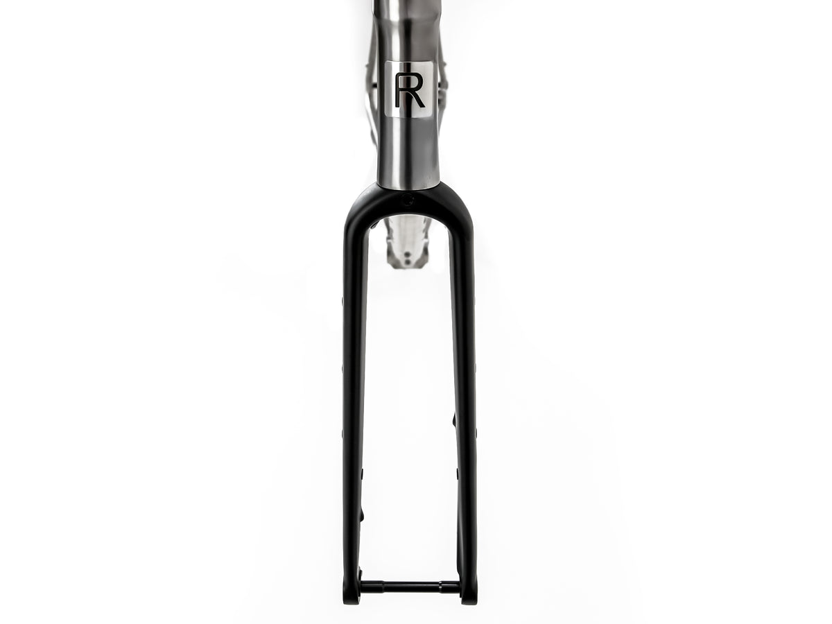 Front on view of the Reilly Reflex frame set and forks 