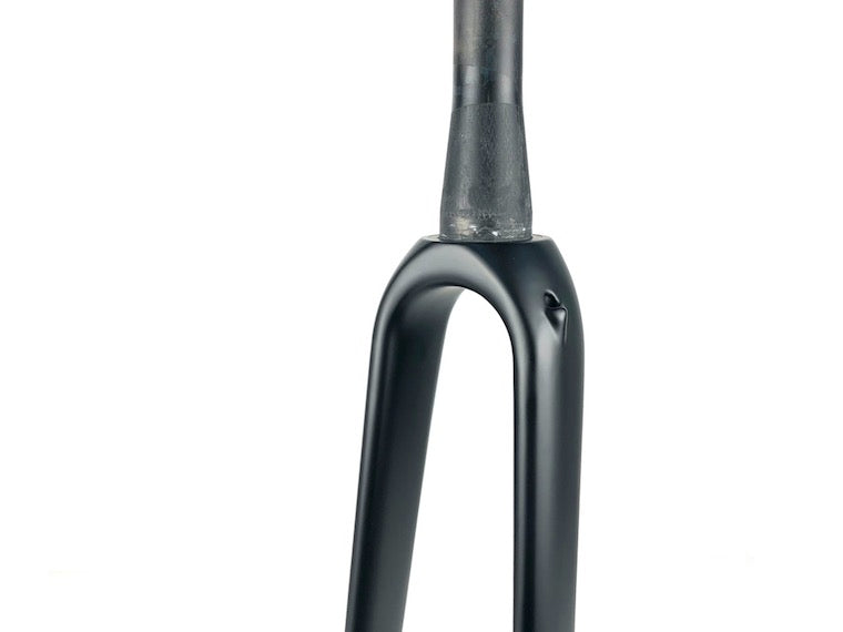 Tapered steerer tube on carbon fibre gravel bike forks 